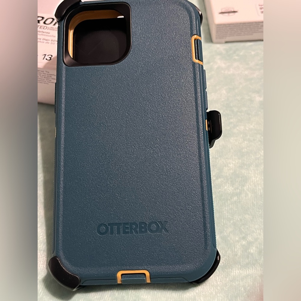 iPhone 13 OtterBox Defender and Screen Protector